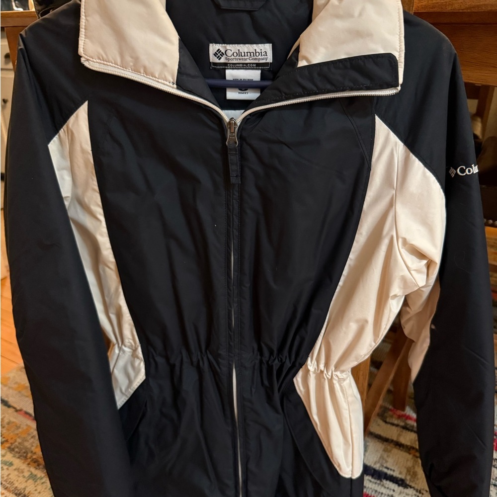Columbia Women's Black and Cream Ski Jacket